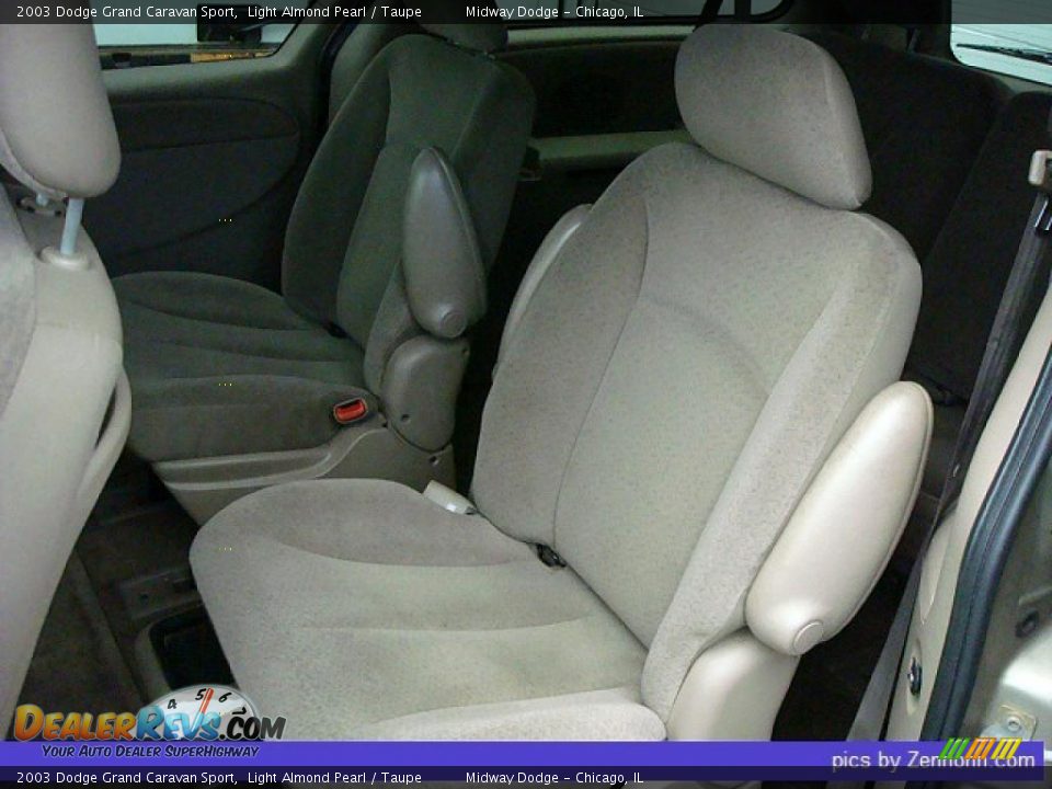 2003 Dodge Grand Caravan Sport Light Almond Pearl / Taupe Photo #3