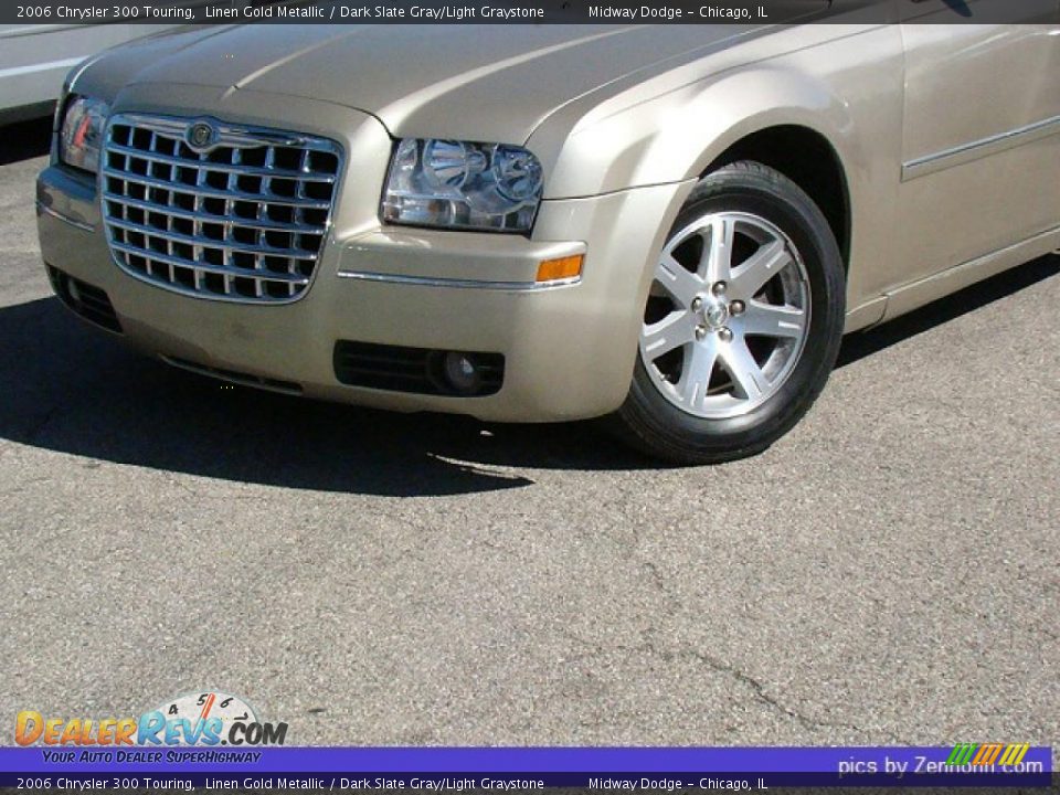 2006 Chrysler 300 Touring Linen Gold Metallic / Dark Slate Gray/Light Graystone Photo #7