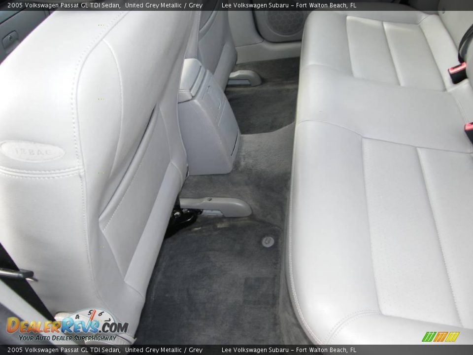 2005 Volkswagen Passat GL TDI Sedan United Grey Metallic / Grey Photo #22
