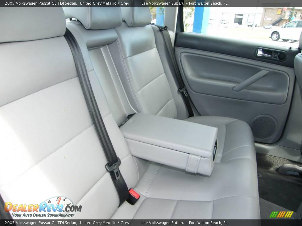 2005 Volkswagen Passat GL TDI Sedan United Grey Metallic / Grey Photo #25