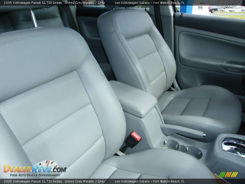 2005 Volkswagen Passat GL TDI Sedan United Grey Metallic / Grey Photo #26