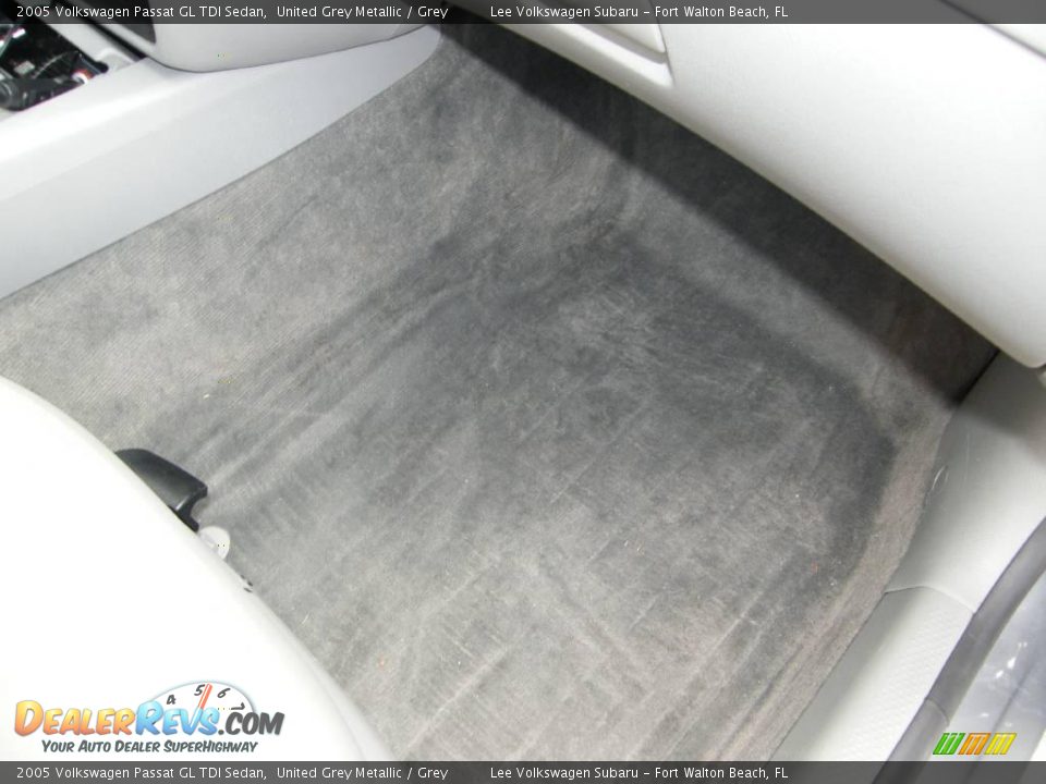 2005 Volkswagen Passat GL TDI Sedan United Grey Metallic / Grey Photo #27