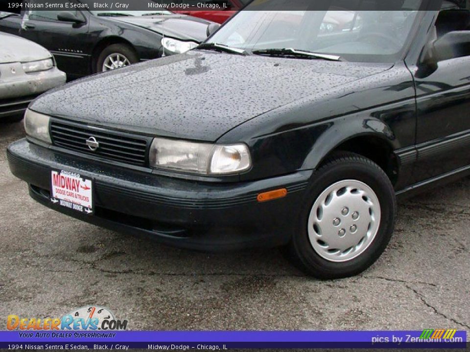 1994 Nissan Sentra E Sedan Black / Gray Photo #2