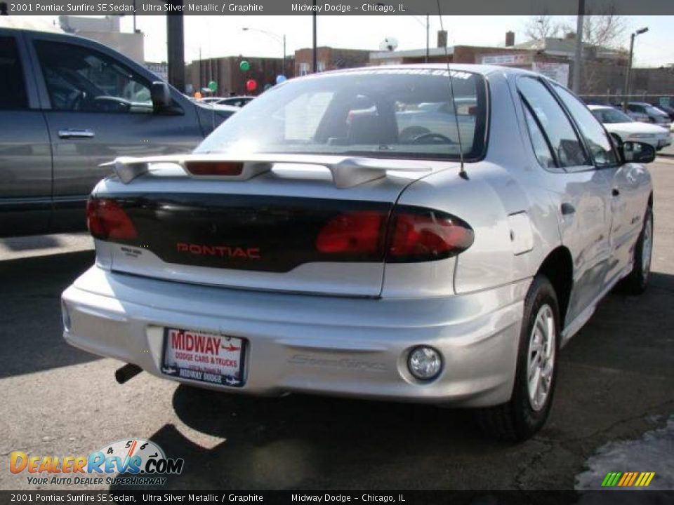 2001 Pontiac Sunfire SE Sedan Ultra Silver Metallic / Graphite Photo #2