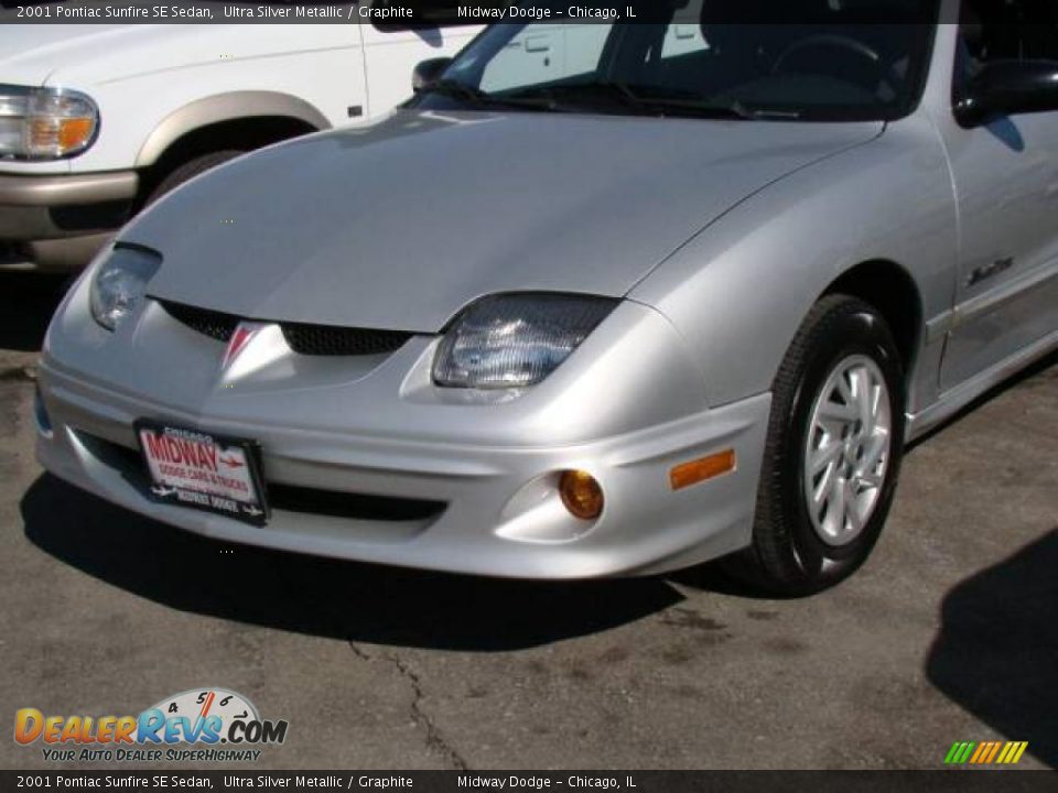 2001 Pontiac Sunfire SE Sedan Ultra Silver Metallic / Graphite Photo #7
