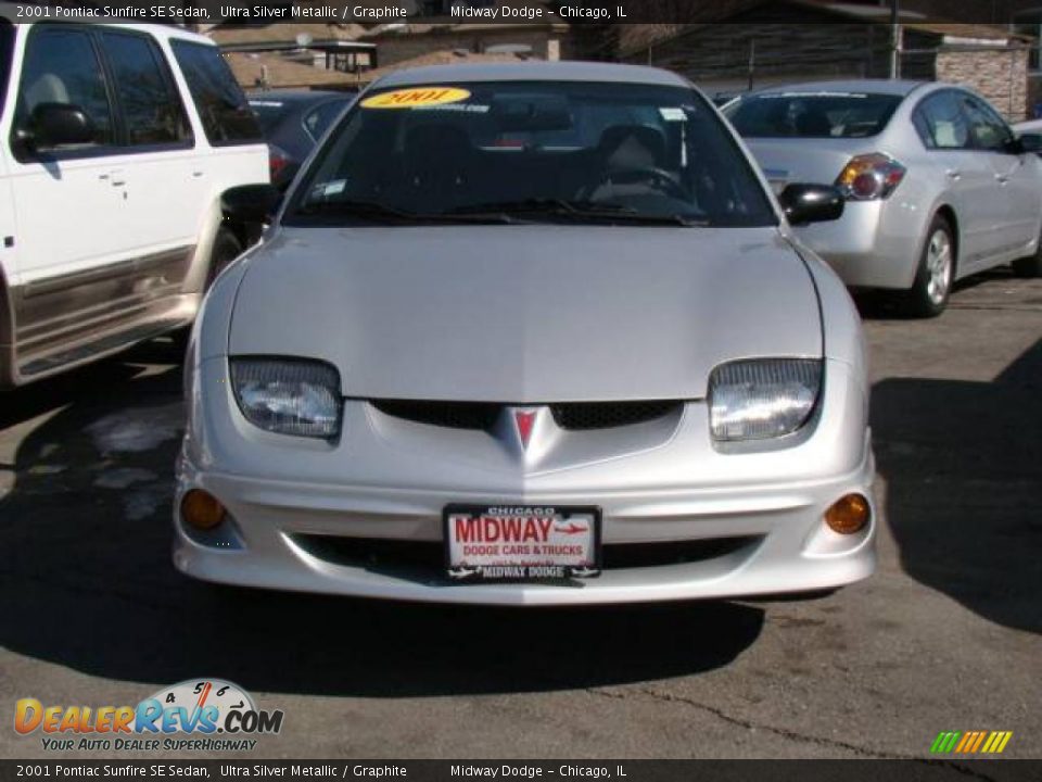 2001 Pontiac Sunfire SE Sedan Ultra Silver Metallic / Graphite Photo #8