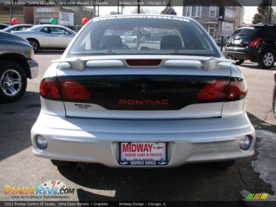 2001 Pontiac Sunfire SE Sedan Ultra Silver Metallic / Graphite Photo #9