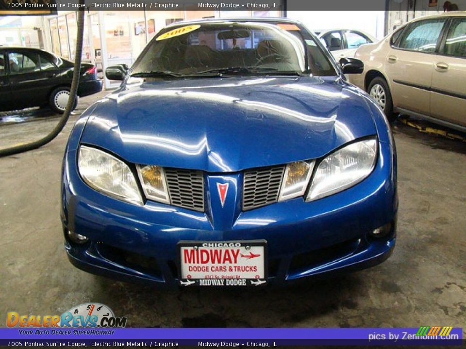 2005 Pontiac Sunfire Coupe Electric Blue Metallic / Graphite Photo #3