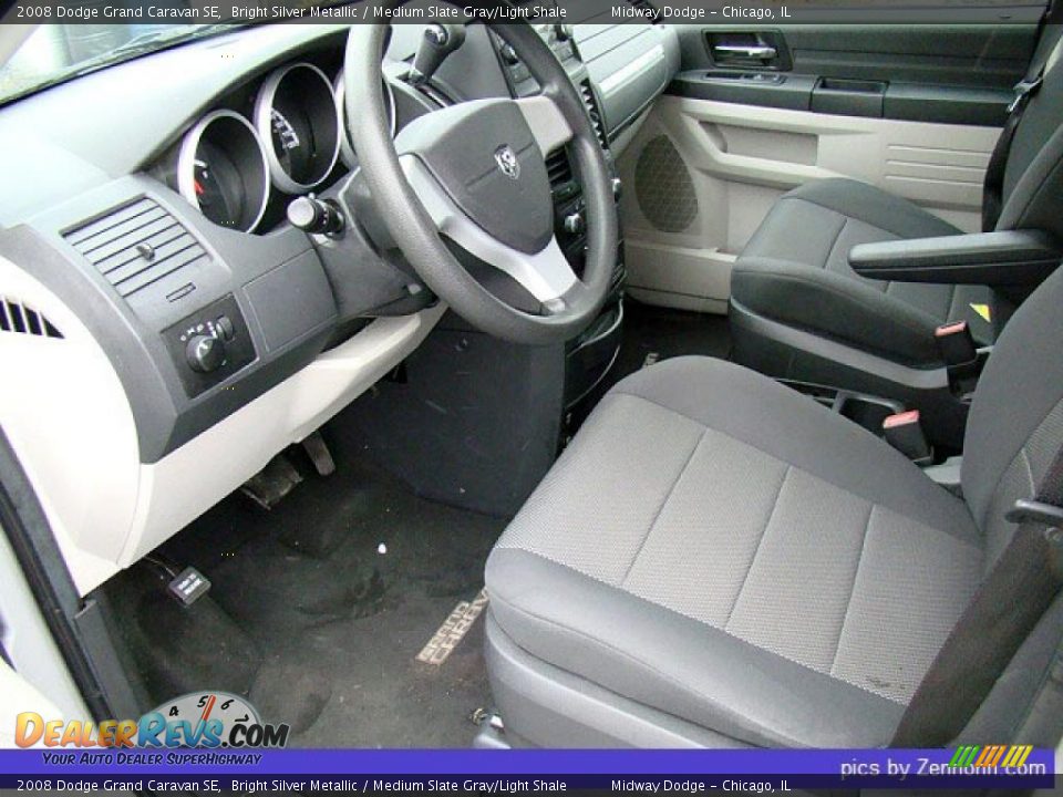 2008 Dodge Grand Caravan SE Bright Silver Metallic / Medium Slate Gray/Light Shale Photo #4