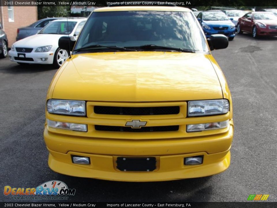 2003 Chevrolet Blazer Xtreme Yellow / Medium Gray Photo #2