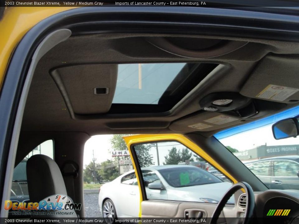 2003 Chevrolet Blazer Xtreme Yellow / Medium Gray Photo #8
