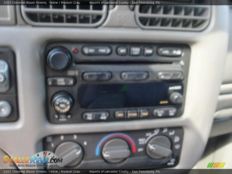 2003 Chevrolet Blazer Xtreme Yellow / Medium Gray Photo #10