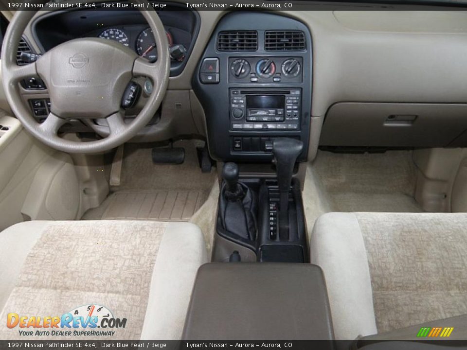 1997 Nissan Pathfinder SE 4x4 Dark Blue Pearl / Beige Photo #9