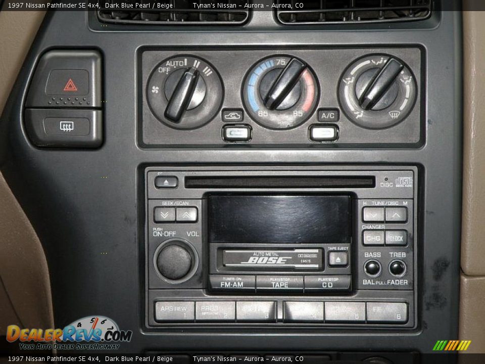 1997 Nissan Pathfinder SE 4x4 Dark Blue Pearl / Beige Photo #10
