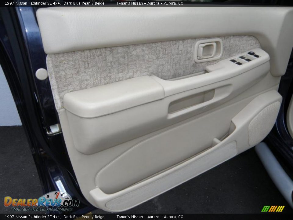 1997 Nissan Pathfinder SE 4x4 Dark Blue Pearl / Beige Photo #14