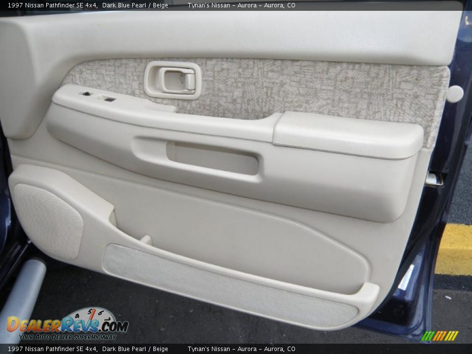 1997 Nissan Pathfinder SE 4x4 Dark Blue Pearl / Beige Photo #16