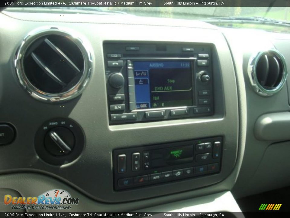 2006 Ford Expedition Limited 4x4 Cashmere Tri-Coat Metallic / Medium Flint Grey Photo #14
