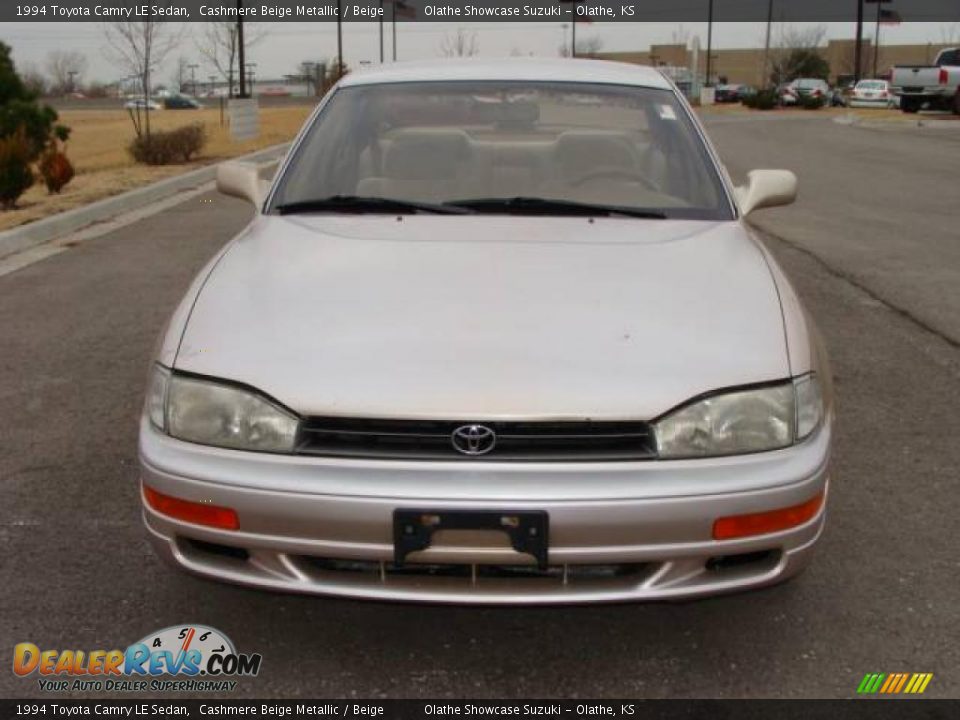 1994 Toyota Camry LE Sedan Cashmere Beige Metallic / Beige Photo #3