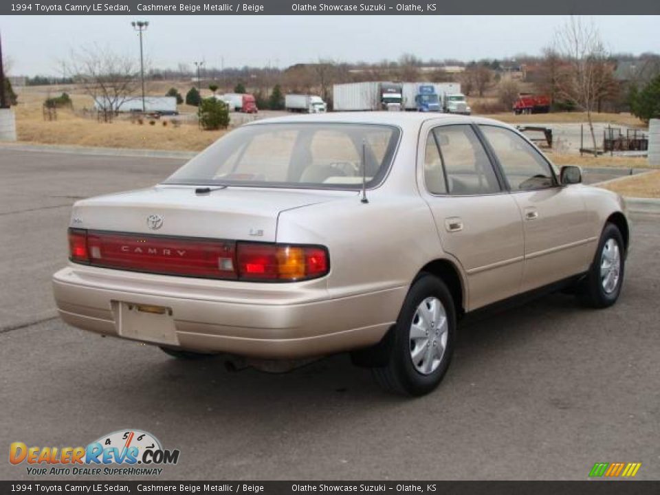 1994 Toyota Camry LE Sedan Cashmere Beige Metallic / Beige Photo #6