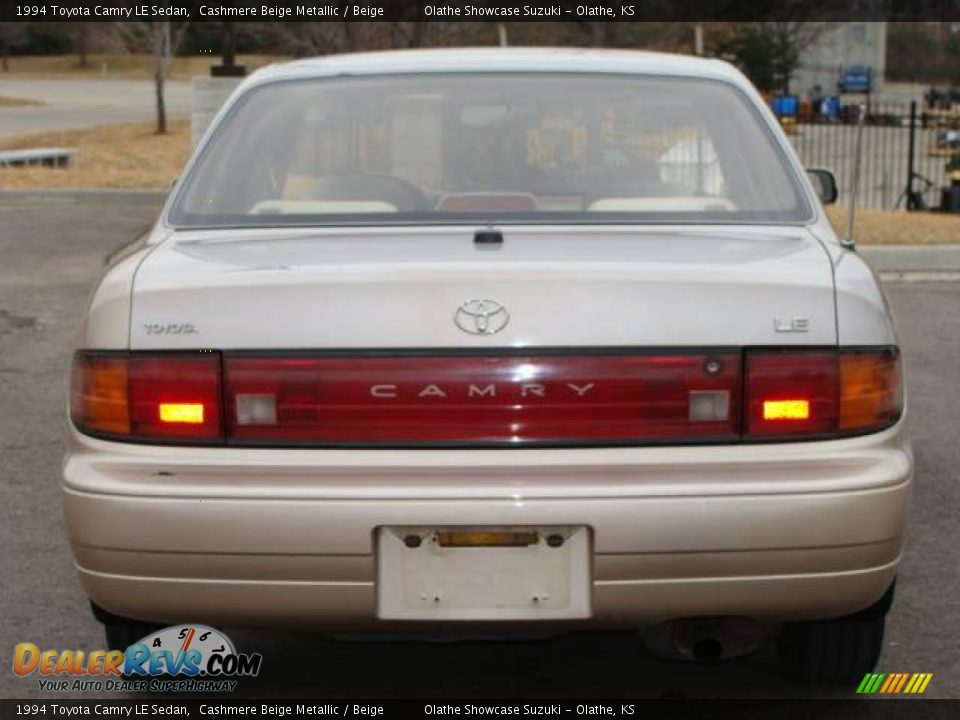 1994 Toyota Camry LE Sedan Cashmere Beige Metallic / Beige Photo #7