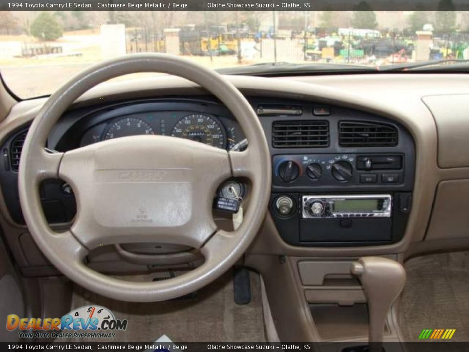 1994 Toyota Camry LE Sedan Cashmere Beige Metallic / Beige Photo #11