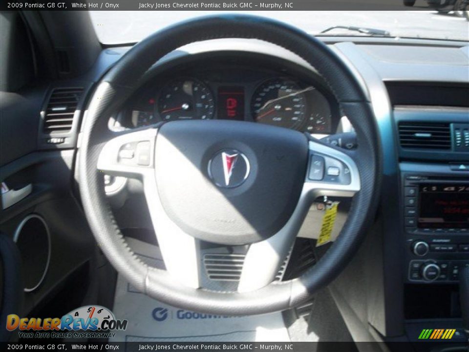 2009 Pontiac G8 GT White Hot / Onyx Photo #18