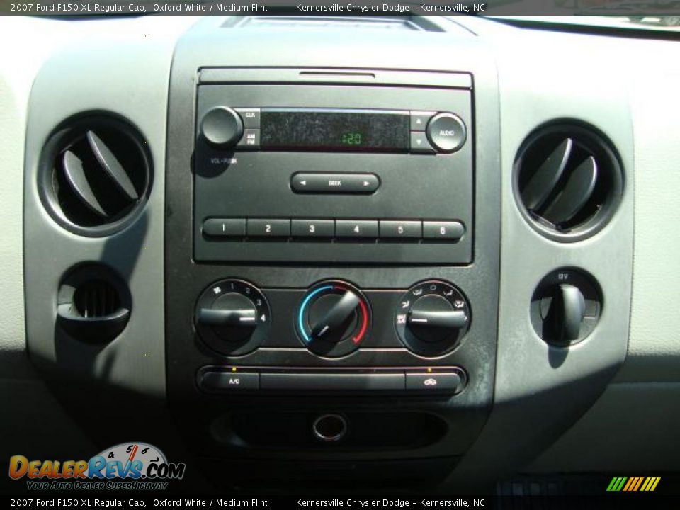 2007 Ford F150 XL Regular Cab Oxford White / Medium Flint Photo #23