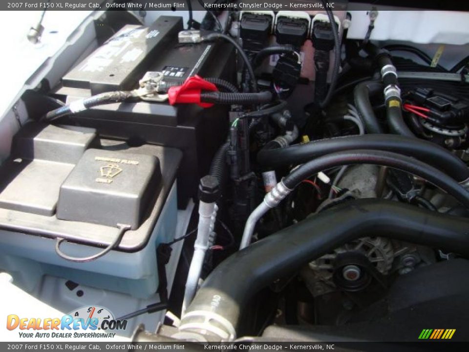 2007 Ford F150 XL Regular Cab Oxford White / Medium Flint Photo #31