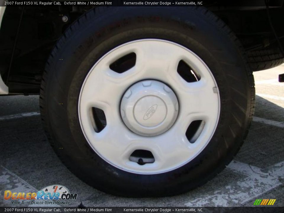 2007 Ford F150 XL Regular Cab Oxford White / Medium Flint Photo #34