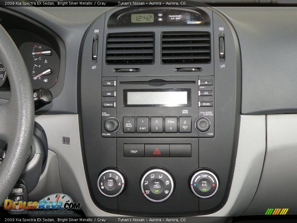 2009 Kia Spectra EX Sedan Bright Silver Metallic / Gray Photo #10