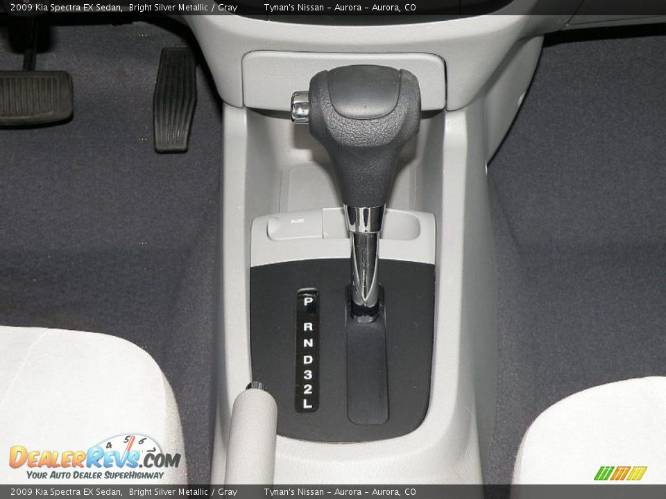 2009 Kia Spectra EX Sedan Bright Silver Metallic / Gray Photo #11