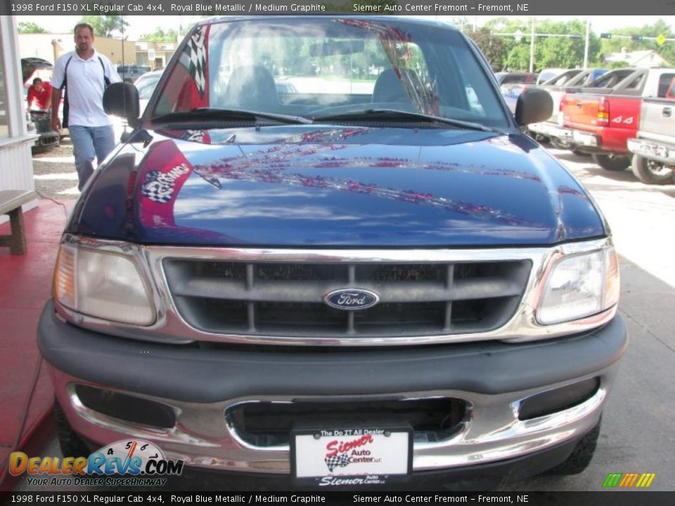 1998 Ford F150 XL Regular Cab 4x4 Royal Blue Metallic / Medium Graphite Photo #4
