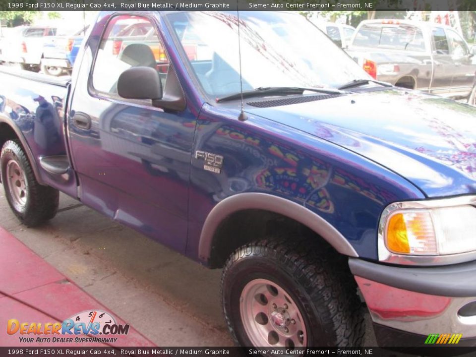 1998 Ford F150 XL Regular Cab 4x4 Royal Blue Metallic / Medium Graphite Photo #5