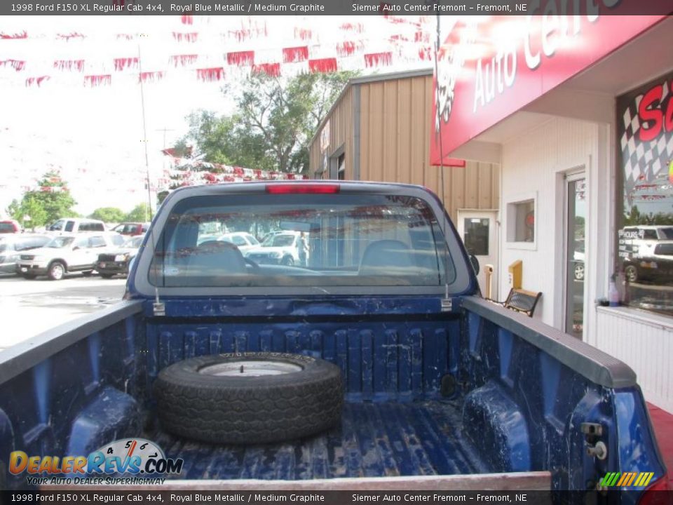 1998 Ford F150 XL Regular Cab 4x4 Royal Blue Metallic / Medium Graphite Photo #10