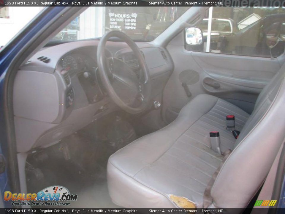 1998 Ford F150 XL Regular Cab 4x4 Royal Blue Metallic / Medium Graphite Photo #11