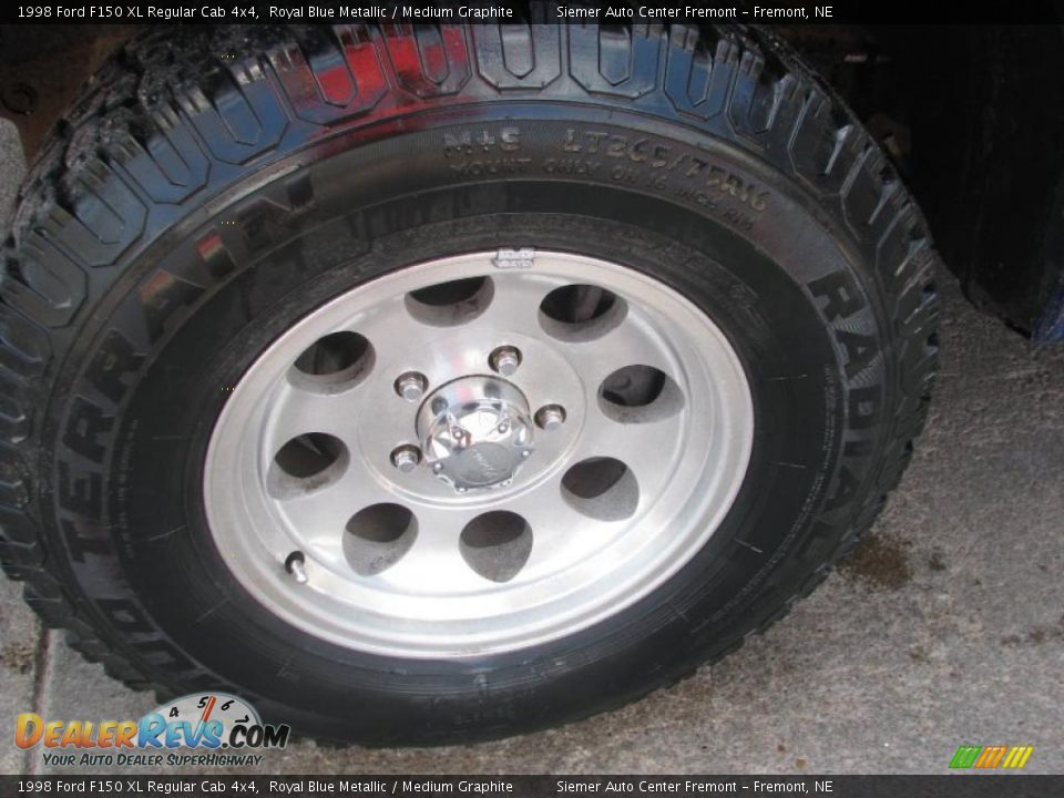 1998 Ford F150 XL Regular Cab 4x4 Royal Blue Metallic / Medium Graphite Photo #24