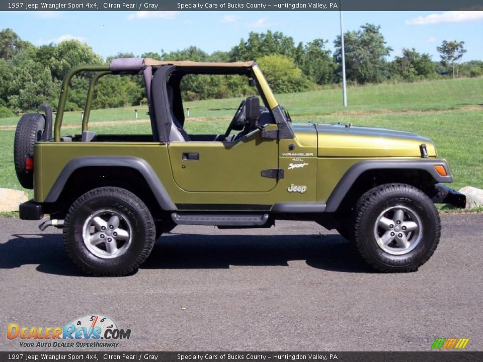 1997 Jeep Wrangler Sport 4x4 Citron Pearl / Gray Photo #4