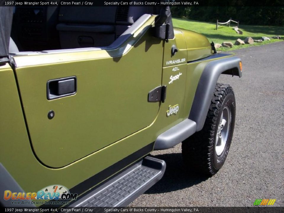 1997 Jeep Wrangler Sport 4x4 Citron Pearl / Gray Photo #8