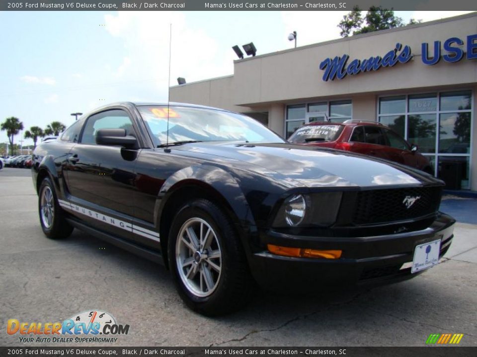 2005 Ford Mustang V6 Deluxe Coupe Black / Dark Charcoal Photo #2