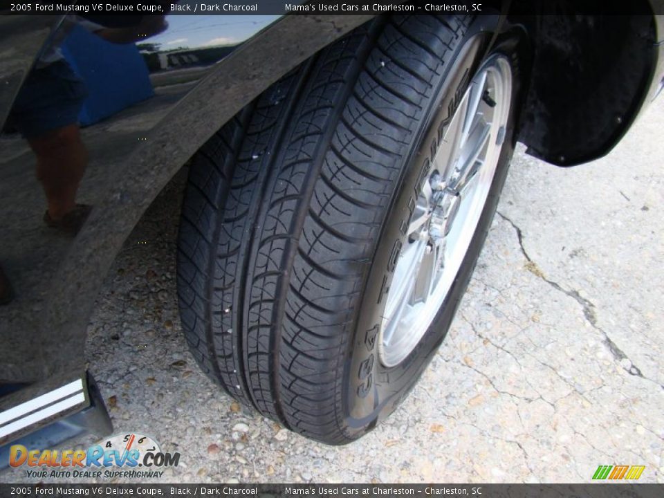2005 Ford Mustang V6 Deluxe Coupe Black / Dark Charcoal Photo #23