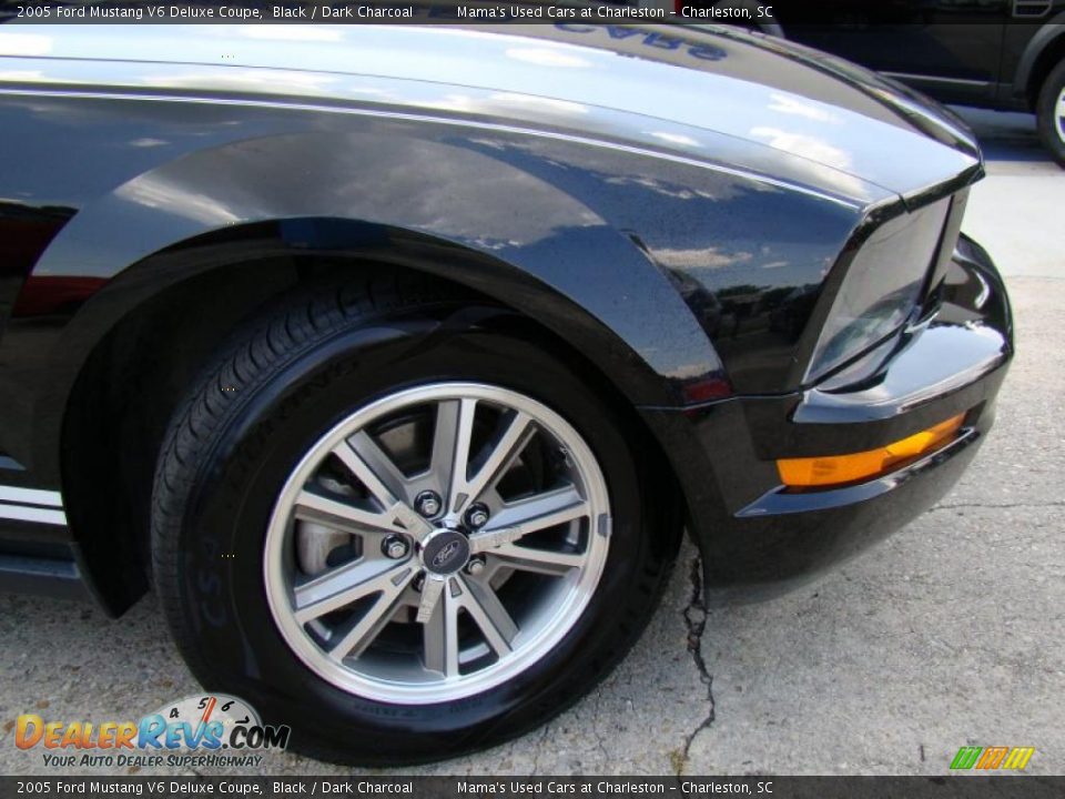 2005 Ford Mustang V6 Deluxe Coupe Black / Dark Charcoal Photo #26