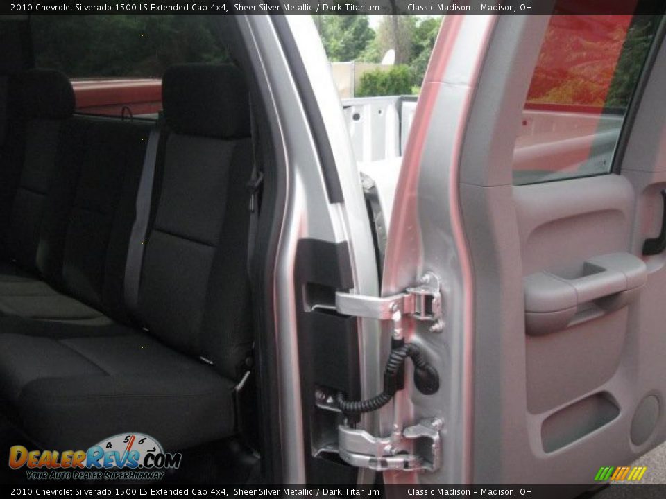 2010 Chevrolet Silverado 1500 LS Extended Cab 4x4 Sheer Silver Metallic / Dark Titanium Photo #9