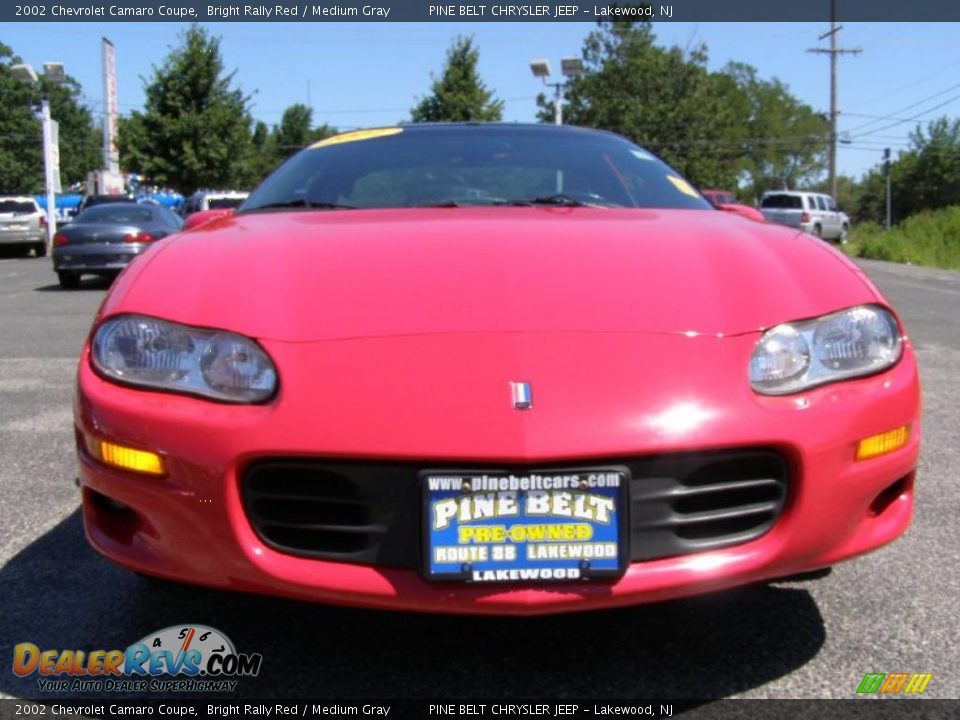 2002 Chevrolet Camaro Coupe Bright Rally Red / Medium Gray Photo #2