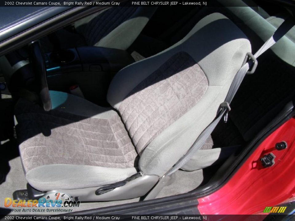 2002 Chevrolet Camaro Coupe Bright Rally Red / Medium Gray Photo #11