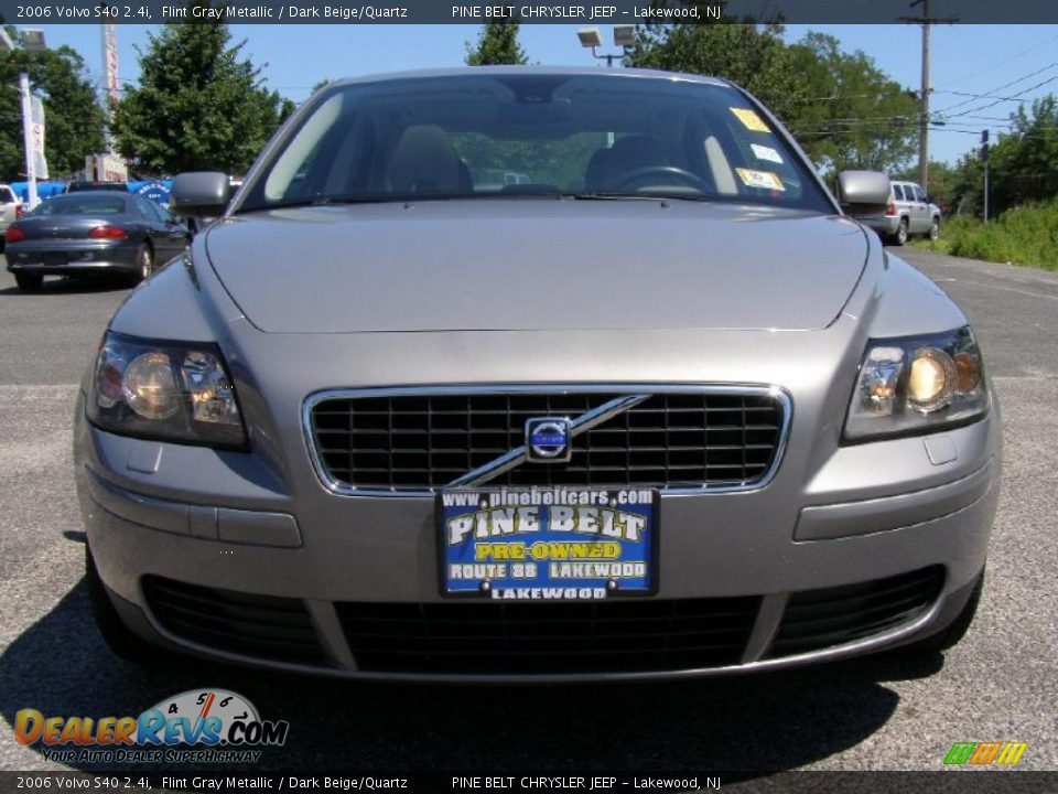 2006 Volvo S40 2.4i Flint Gray Metallic / Dark Beige/Quartz Photo #2