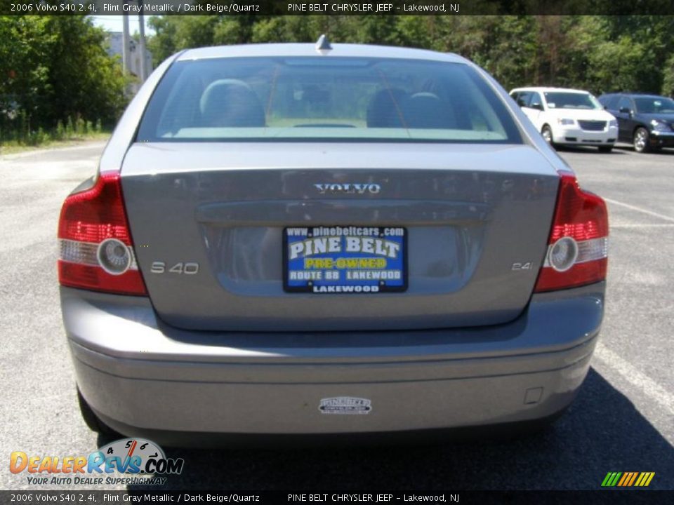 2006 Volvo S40 2.4i Flint Gray Metallic / Dark Beige/Quartz Photo #6
