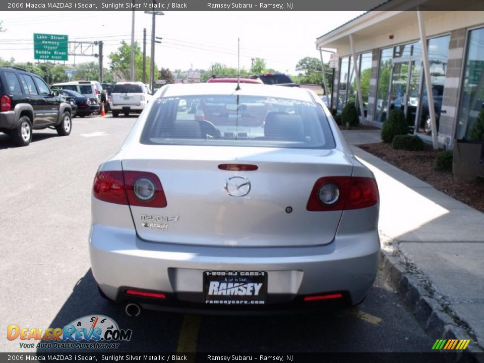 2006 Mazda MAZDA3 i Sedan Sunlight Silver Metallic / Black Photo #6