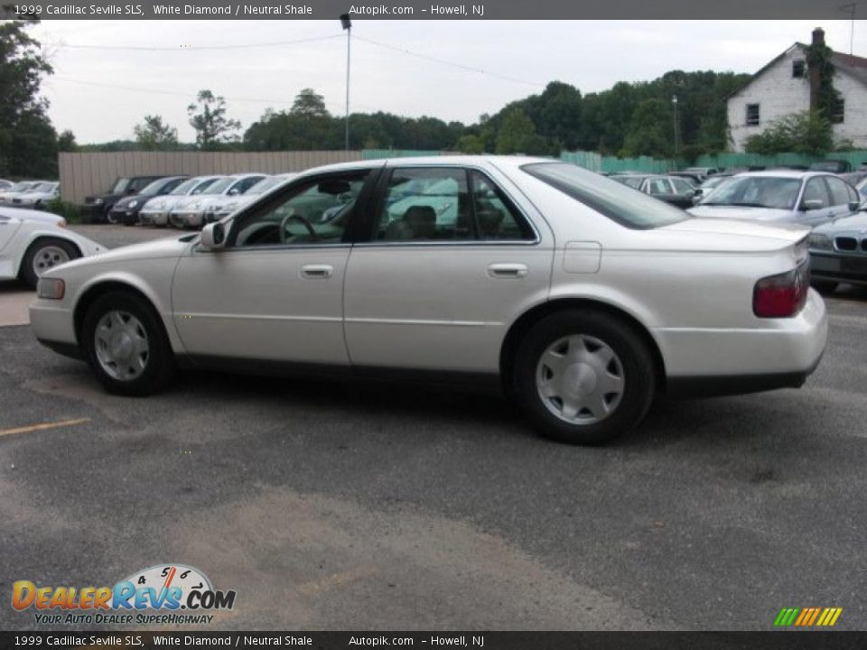 1999 Cadillac Seville SLS White Diamond / Neutral Shale Photo #4