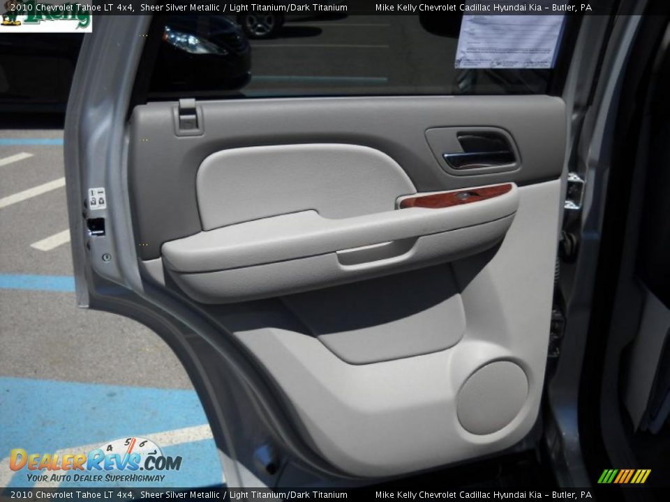 2010 Chevrolet Tahoe LT 4x4 Sheer Silver Metallic / Light Titanium/Dark Titanium Photo #11