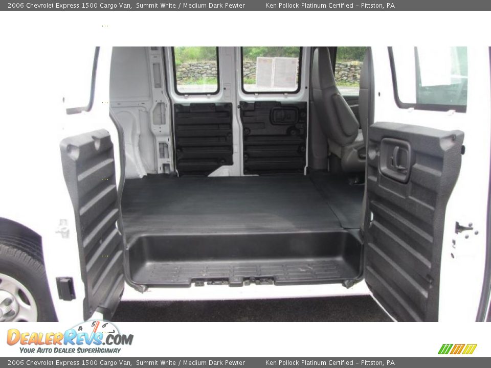2006 Chevrolet Express 1500 Cargo Van Summit White / Medium Dark Pewter Photo #15